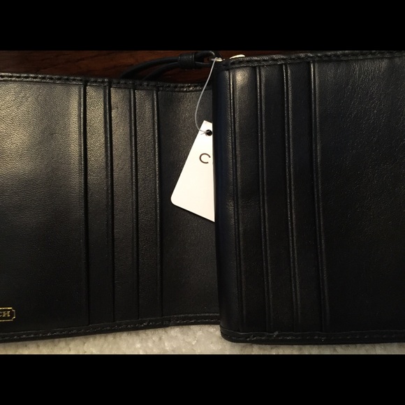 👑 NWT Coach wallet - Picture 4 of 4